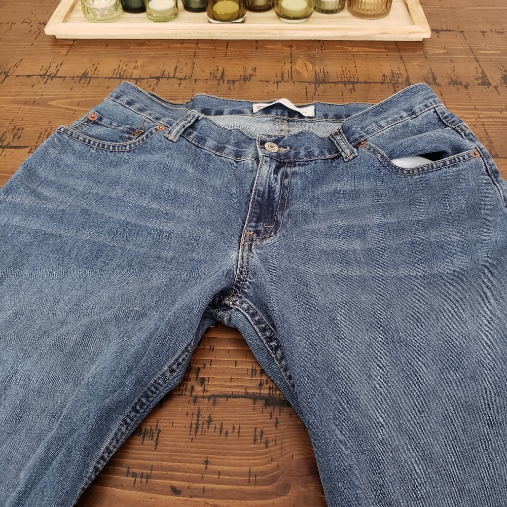 *BOGO FREE*  Levi's Jeans 14 Husky 33" x 28"